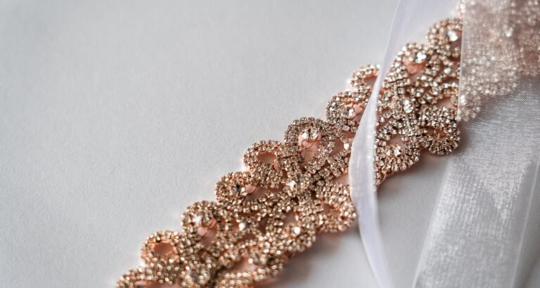 Make Your Outfits Sparkle With The Right Jewelry Accessories